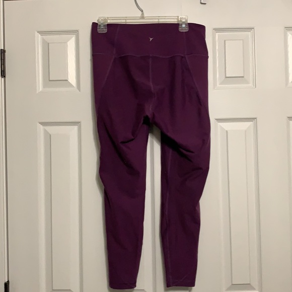 Old Navy Go-Dry Leggings - Picture 3 of 4